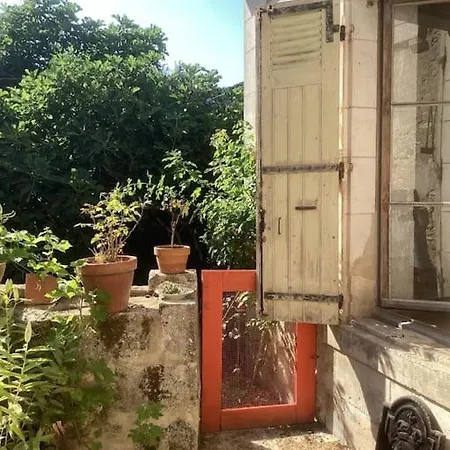 Holiday home Agreable Maison Avec Jardin Dans Le Centre Historique De *